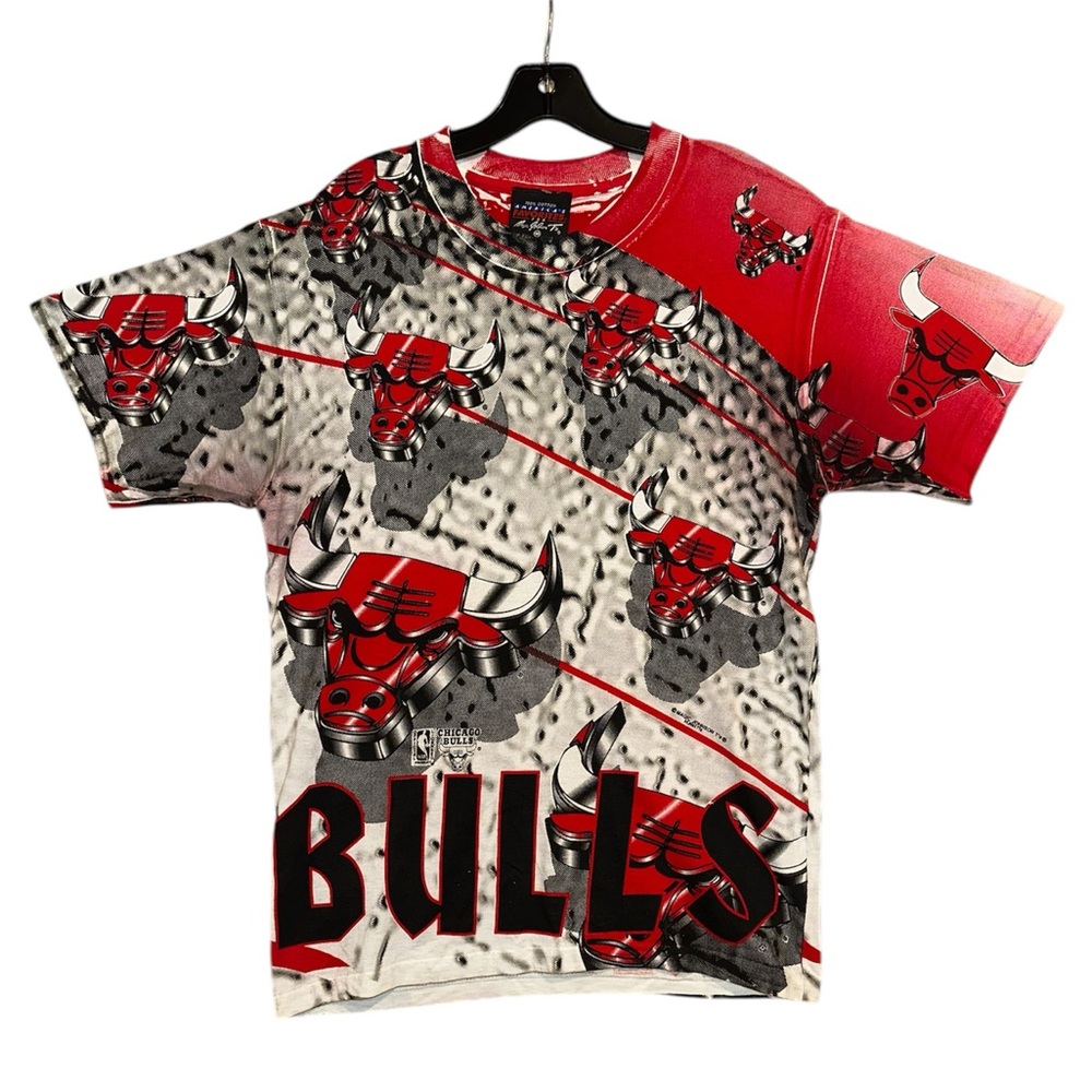 MAGIC JOHNSON T’s CHICAGO BULLS ALL OVER PRINT TEE SINGLE STITCH